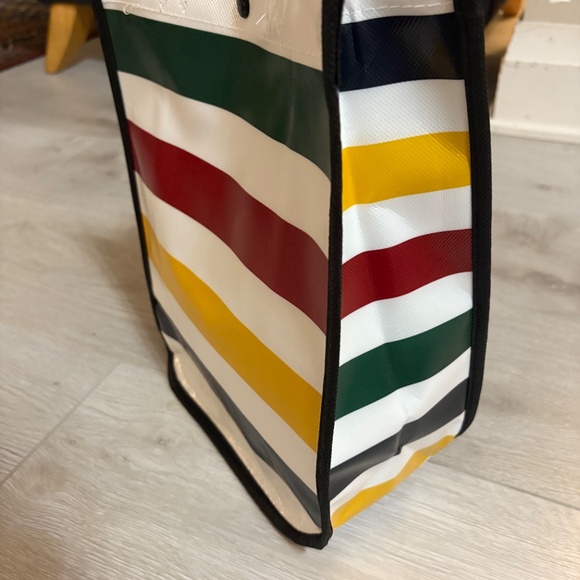 NEW HBC Stripes Hudson’s Bay Company Lunch Bag Cooler - Picture 4 of 8